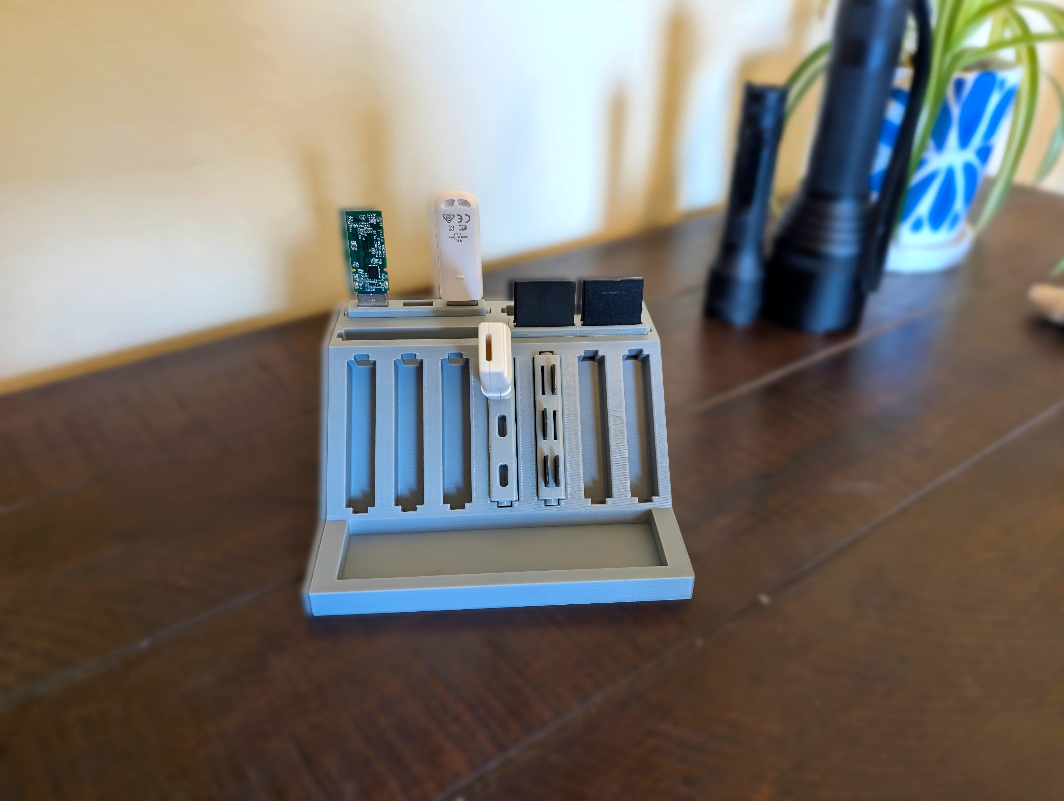 Modular Flash Drive & Card Storage